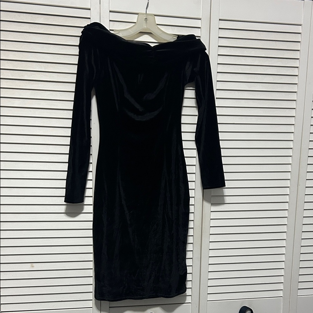 Elegant Black Velvet Off-Shoulder Dress